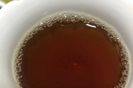 老白茶上火還是去火？夏季喝煮的老白茶會(huì)容易上火！