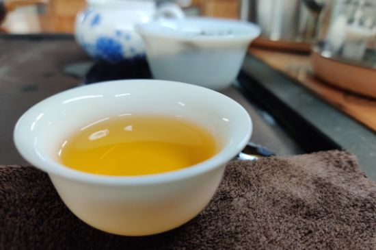 蜜蘭香好還是鴨屎香好，鳳凰單叢茶蜜蘭香和鴨屎香特點有哪些？