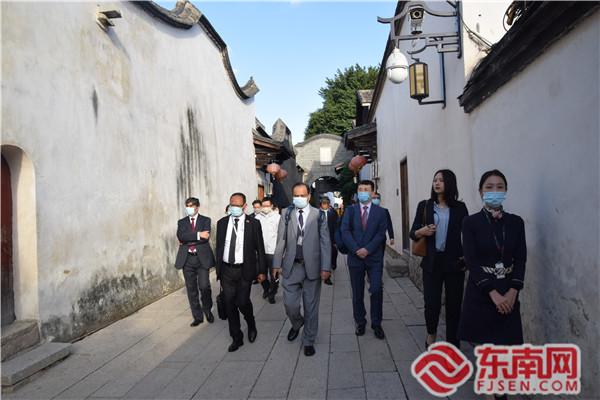 外國駐華使節(jié)一行參觀三坊七巷